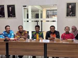 KPU Gelar Pleno PDPB Triwulan III, Sekcam Metro Timur Hadiri Mewakili Camat