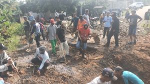 Warga Yosodadi Kompak Perbaiki Jembatan Rusak, Wujud Nyata Gotong Royong Masyarakat