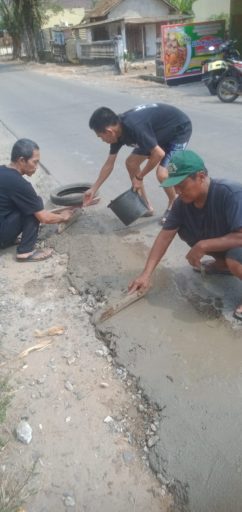 Semangat Gotong Royong Tak Pernah Padam, Warga RW 06 Iringmulyo Bergerak Swadaya Pulihkan Infrastruktur Lingkungan
