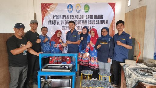 Universitas Muhammadiyah Lampung Kunjungi Bank Sampah Mutiara 21 Yosodadi dan Serahkan Bantuan Mesin