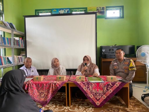 Kasi Kesra Kecamatan Metro Timur Buka Sosialisasi Perilaku yang Menyimpang dan Melanggar Norma di Kelurahan Tejosari